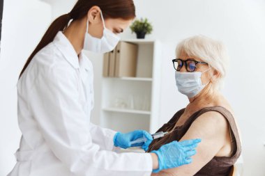 Kadın doktor aşısı pasaport virüsü salgını