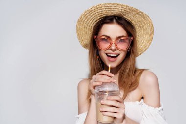 Güzel kadın dekorasyonları göz kamaştırıcı bir manzara.