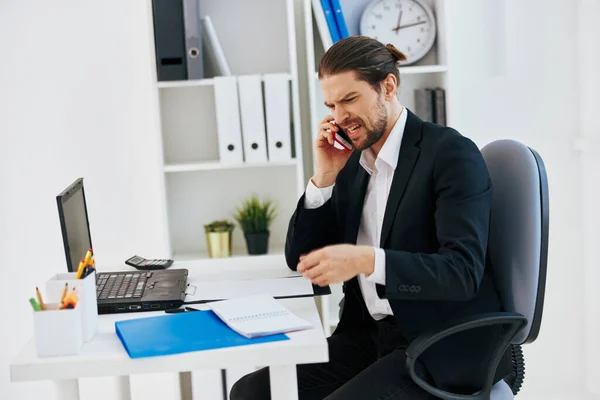 Office worker work emotions in front of laptop communication technology — Stock Photo, Image