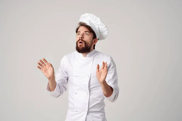 Barbuto uomo chef Cucina industria culinaria Emozioni professionali — Foto Stock