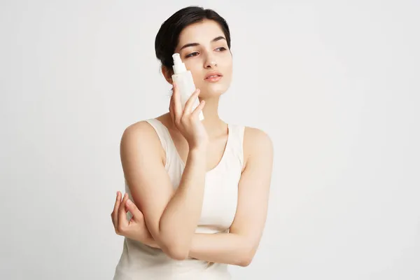 Mulher creme hidratante pele limpa cosmetologia close-up — Fotografia de Stock