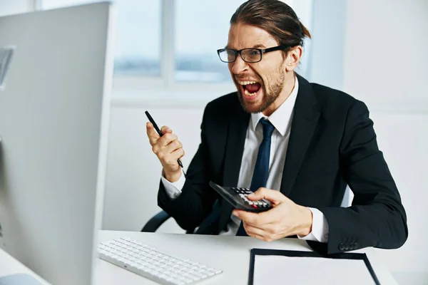 Man manager in een pak kantoor werk telefoon executive — Stockfoto