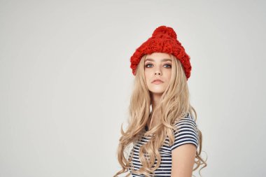 Sarışın el hareketleri makyaj kırpılmış görünüm cazibesi