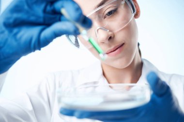 Bilim adamı analizi biyoteknoloji araştırma tıp ışık arka planı