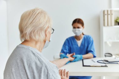 Hemşire ve hasta muayene ofisi