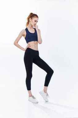 Sportif kadın atlama sporu aktif yaşam tarzı