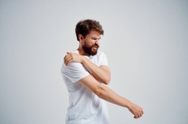 erkek ağrısı boyun sağlığı sorunları masaj terapisi izole edilmiş bir geçmiş