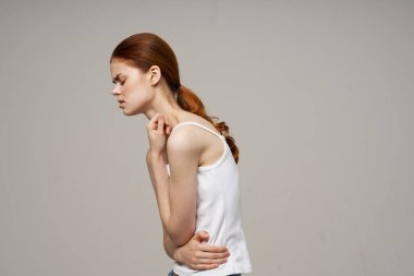 Hasta kadın kasık ağrısı mahrem hastalık jinekoloji tecrit edilmiş geçmiş