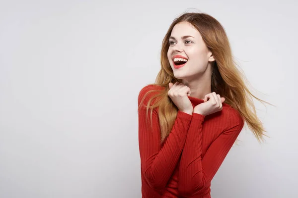 Hermosa Mujer Posando Sobre Fondo Aislado Foto Alta Calidad — Foto de Stock