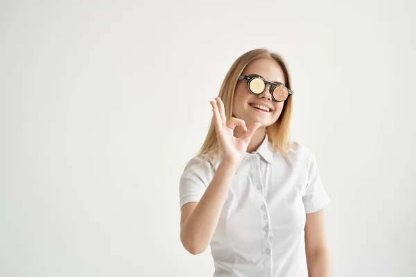 Zakenvrouw handel internet financiering investering licht achtergrond — Stockfoto