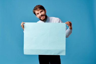 İş adamları mavi sayfa sunumu izole edilmiş arka plan reklamları