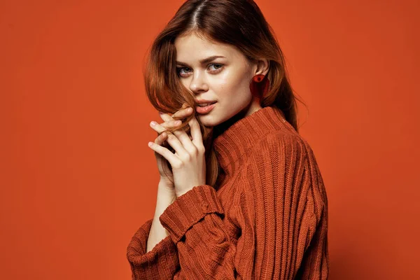 Woman Red Sweater Posing Studio High Quality Photo — Stock Photo, Image