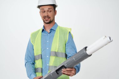 Çalışma biçimi inşaat işindeki adam izole edilmiş arkaplan