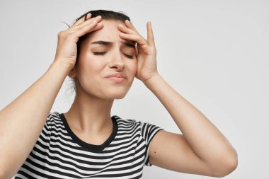 Migren depresyonu geçiren kadının geçmişi izole edilmiş.