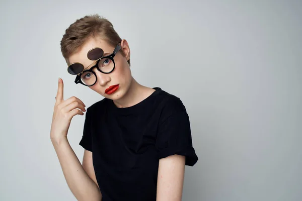 Short haired woman with double glasses fashion isolated background Royalty Free Stock Photos