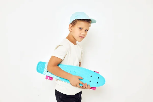 Schattige stijlvolle jongen actieve rust entertainment levensstijl kindertijd — Stockfoto