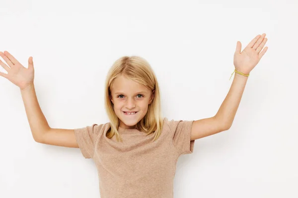 Boldog gyermek gesztusok kezével elszigetelt háttér — Stock Fotó