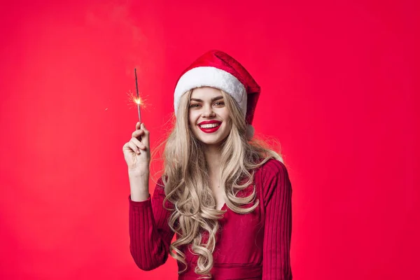 Hezká žena v novém roce oblečení jiskřičky vánoční dovolená — Stock fotografie
