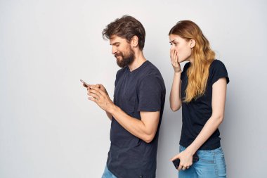 Aile kucaklaşması iletişim dostluğu ışık arka plan