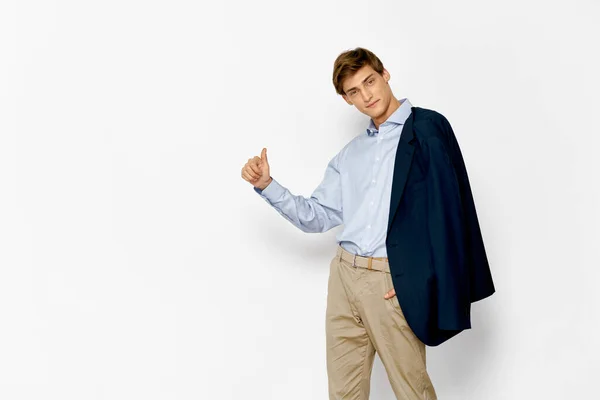 肩の財務室のマネージャーのプロのジャケットを着たビジネスマン — ストック写真