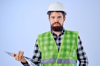 Belge ve çizimlere sahip mühendis planlar izole edilmiş arkaplan