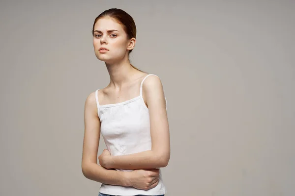Donna mestruazioni problemi di salute ginecologia disordine sfondo leggero — Foto Stock