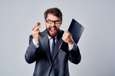 Sanal para elde kripto para işadamları izole arka plan