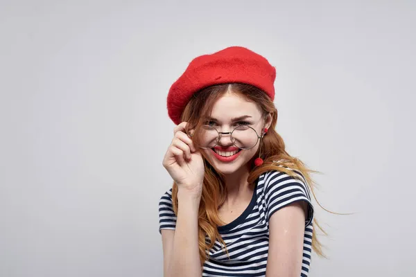 Femme Française Portant Chapeau Rouge Posant — Photo