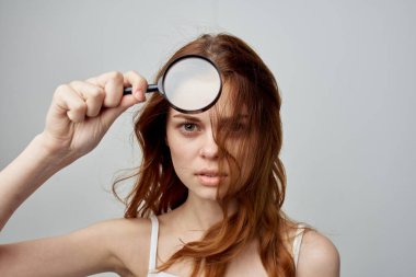 Güzel kadın hijyen tedavisinin tecrit edilmiş arka planı