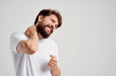 duygusal erkek boyun tutulması, eklem iltihabı sağlık sorunları