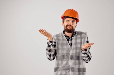 Gri yelek inşaat mühendisi hafif arka plan tasarımı