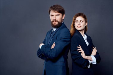 Erkek ve kadın iş iletişimi yetkilileri profesyonel
