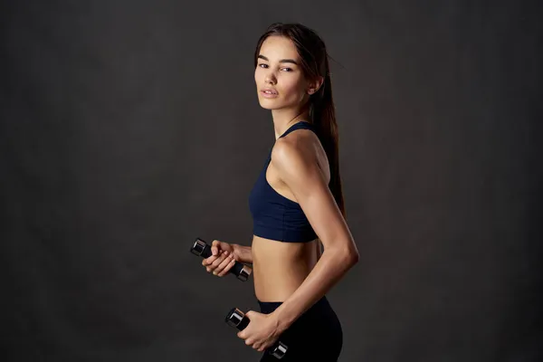Atletica donna boxe esercizi di allenamento fitness posa studio stile di vita — Foto Stock