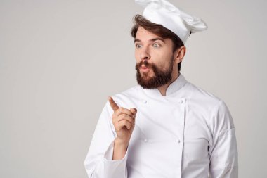 Sakallı adam restoran servisi Profesyonel poz stüdyosu