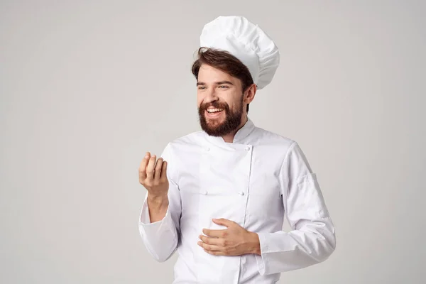 Barbuto uomo ristorante servizio professionale mano gesto isolato sfondo — Foto Stock