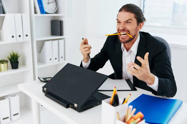 Homem escritório trabalho azul documento pasta chefe — Fotografia de Stock