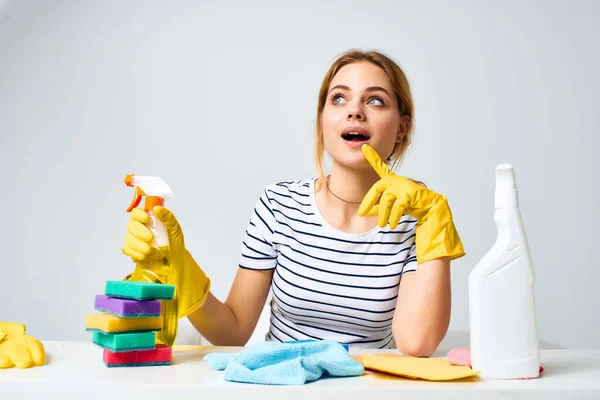 Limpiando Una Mujer Con Guantes Foto Alta Calidad — Foto de Stock