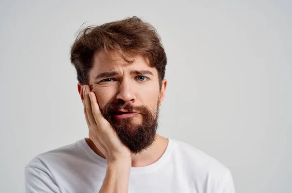 Mann Mit Zahnschmerzen Und Gesundheitlichen Problemen Isoliert Hochwertiges Foto — Stockfoto