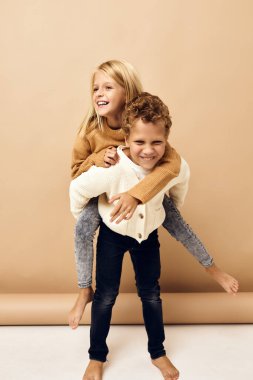 Çocuklar moda gençliği şık çocukluk izole edilmiş arka plan