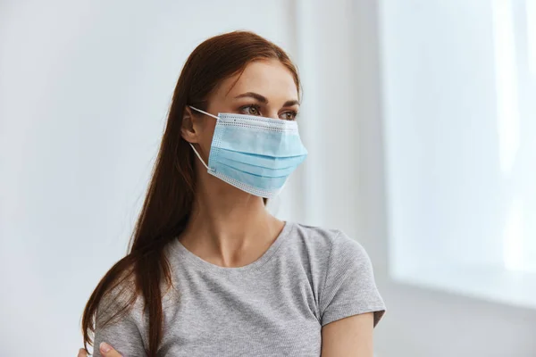 Mulher vestindo máscara médica proteção da saúde do hospital — Fotografia de Stock