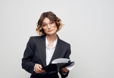 İş kadını not defteri profesyonel ofisi belgeledi