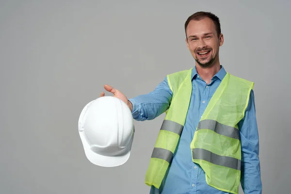 Arbeider med hvit hjelmteknisk sikkerhetsbakgrunn – stockfoto