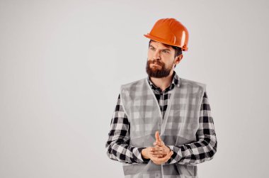 Belge ve çizim mühendisi. Stüdyo projeleri.