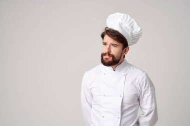 Man Chef üniforması Duyguları pişirme gurme izole arka plan