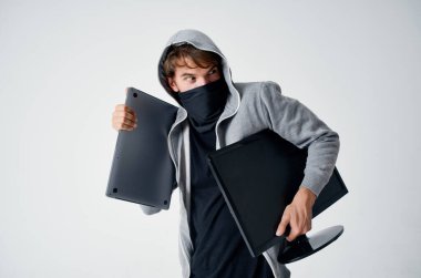 Hacker suçları anonimliği dikkat kar maskesi yaşam tarzı