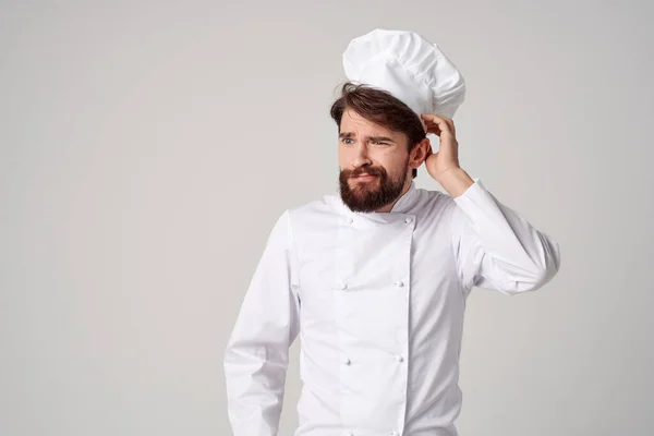 Maschio cuoco chef uniforme cucinare emozioni gourmet isolato sfondo — Foto Stock