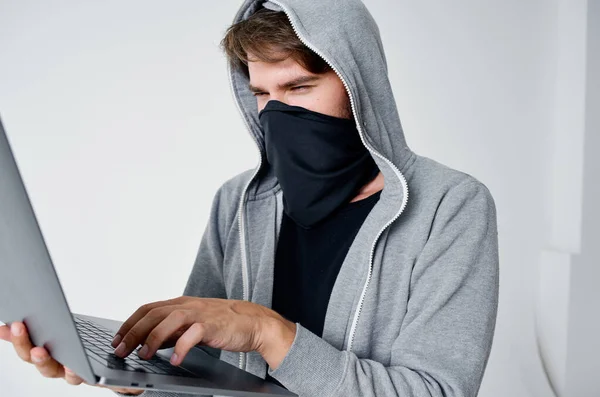 Maskeli adam görünmezlik tekniği soygun güvenlik holigan yaşam tarzı — Stok fotoğraf