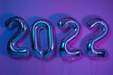 renkli toplar Noel ya da Yeni Yıl dekoratif tasarım elementleri tek renkli çekim