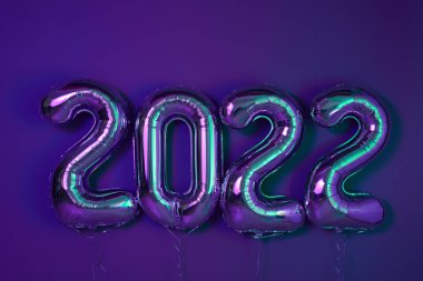 Balonlar Mutlu Yeni Yıl Dekoratif Tasarım elementleri mor arkaplan