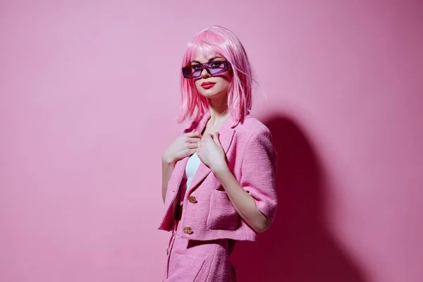 Beautiful fashionable girl bright makeup pink hair glamor stylish glasses unaltered — Fotografia de Stock